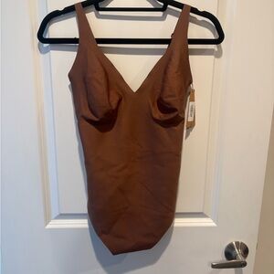 SKIMS Unlined Plunge Thong Bodysuit - Jasper!